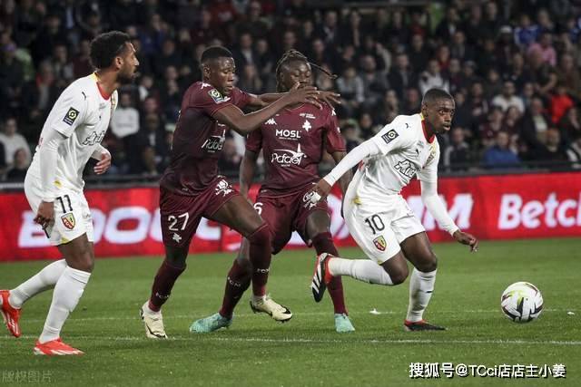 中国男篮4分险胜！广东帮合砍25+13，徐昕首秀即爆发，王俊杰锁定首发